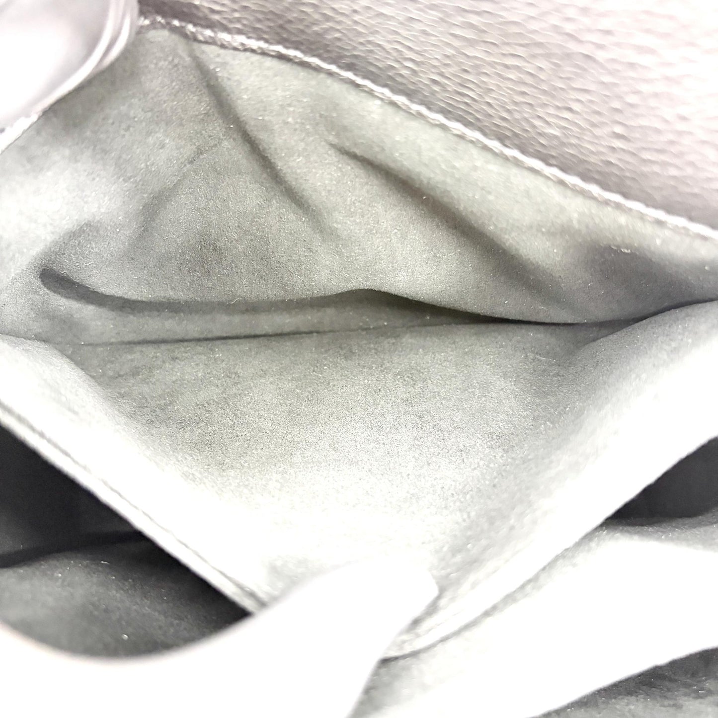 Louis Vuitton Lockme II BB Black