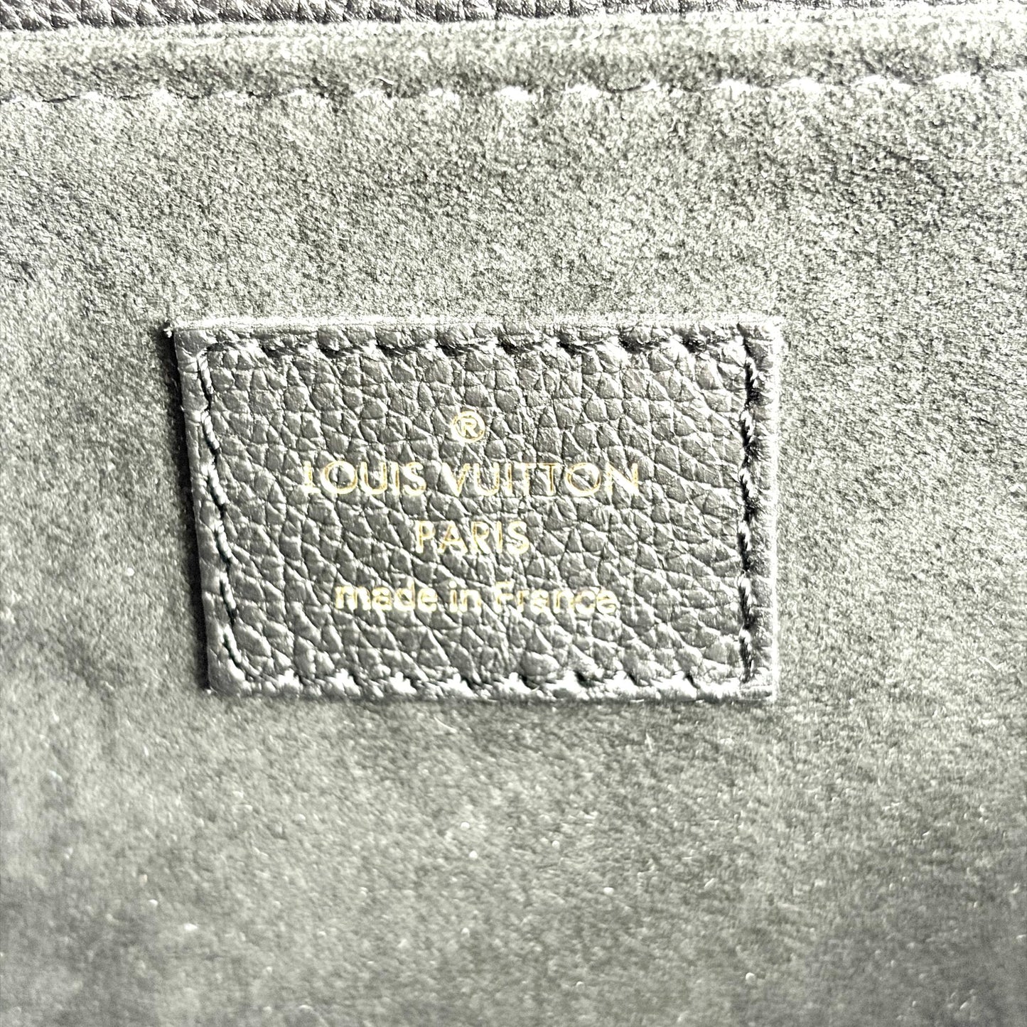 Louis Vuitton Lockme II BB Black