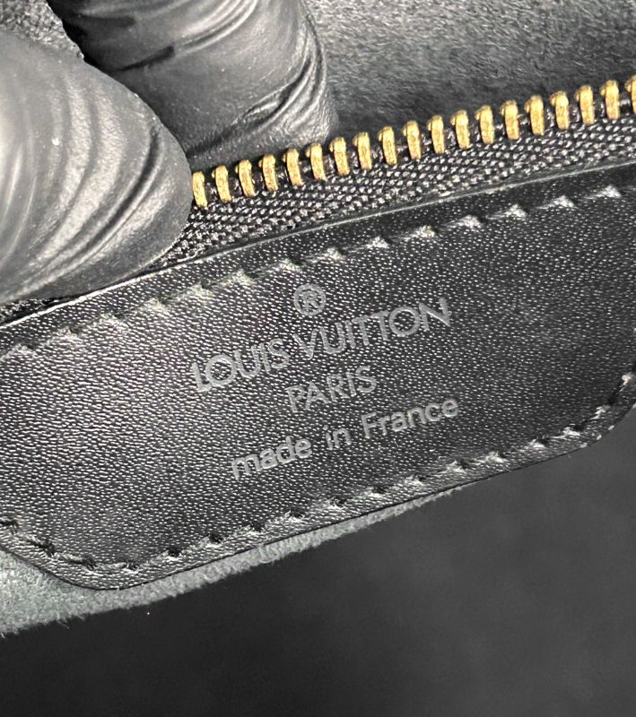 Louis Vuitton Black Epi Saint-Jacques