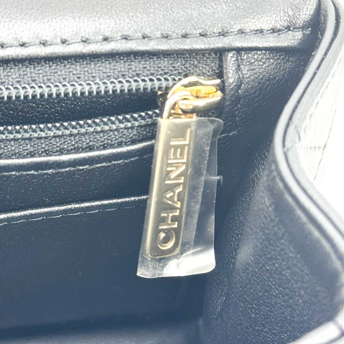 シャネル クラシック ミニ トップハンドル フラップバッグ ラムスキン ゴールド金具 ブラック