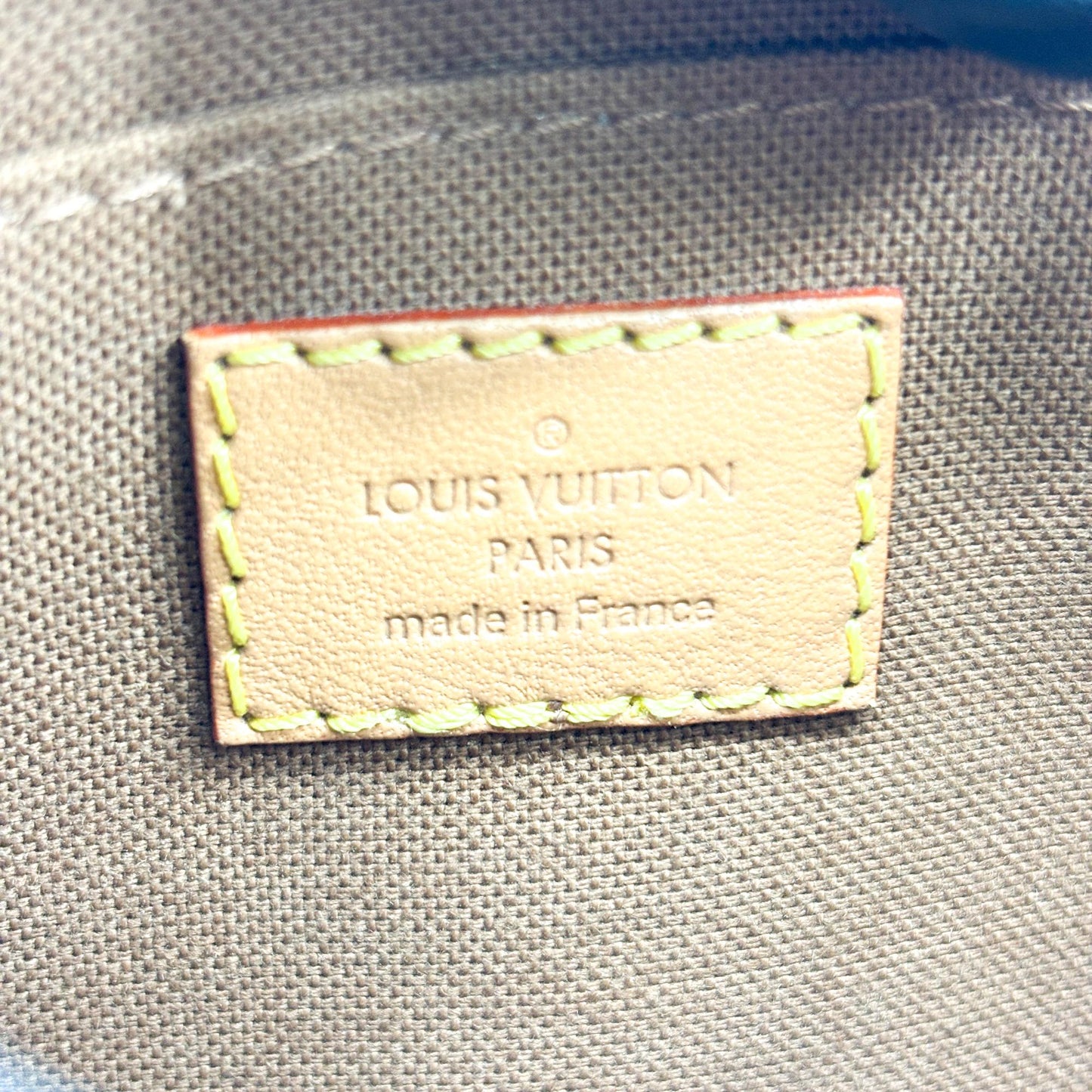 Louis Vuitton Monogram Petit Sac Plat