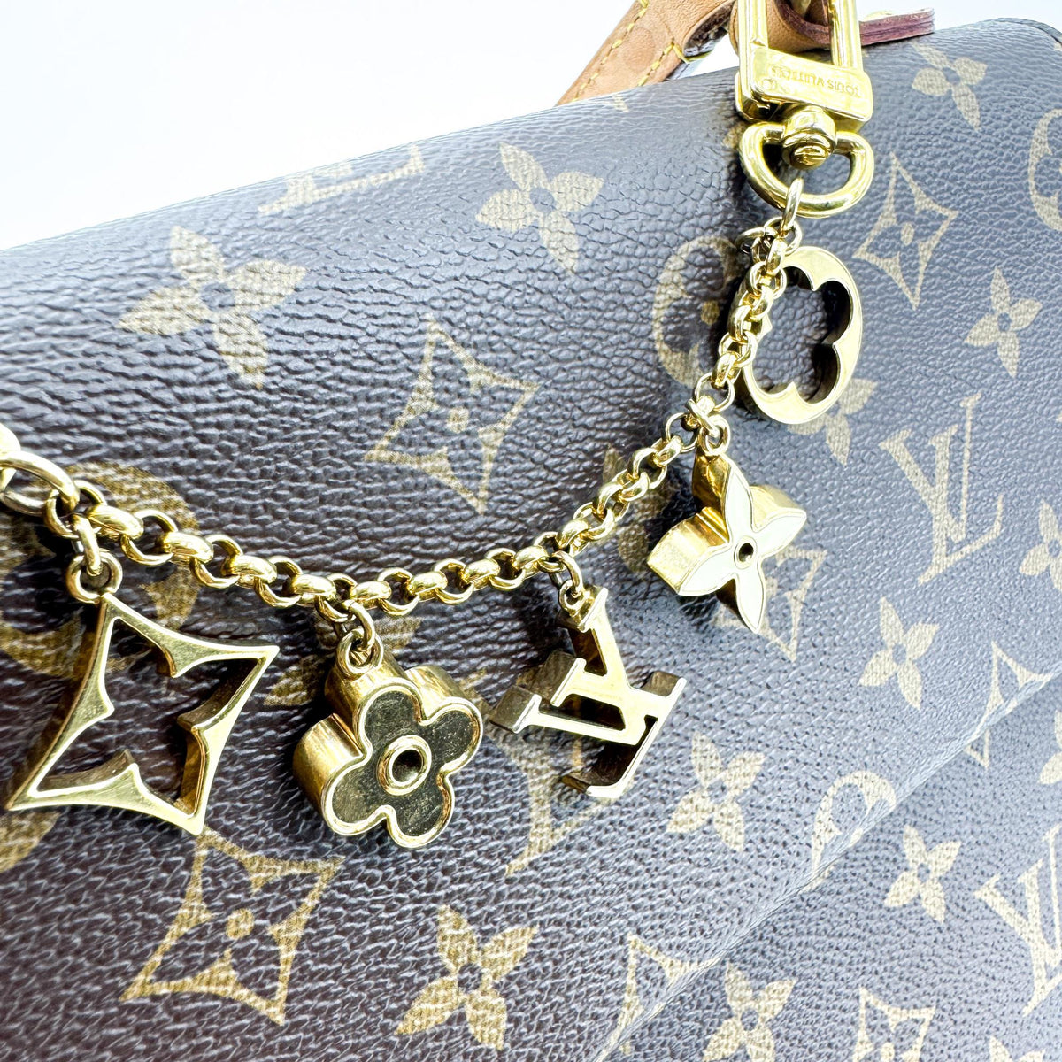 Louis Vuitton Cluny BB Monogram