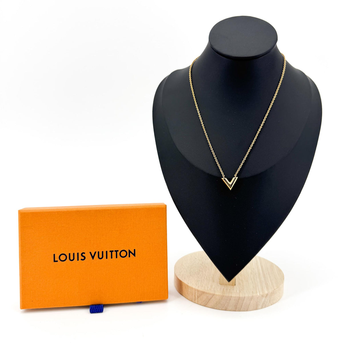 Louis Vuitton Essential V Necklace Gold