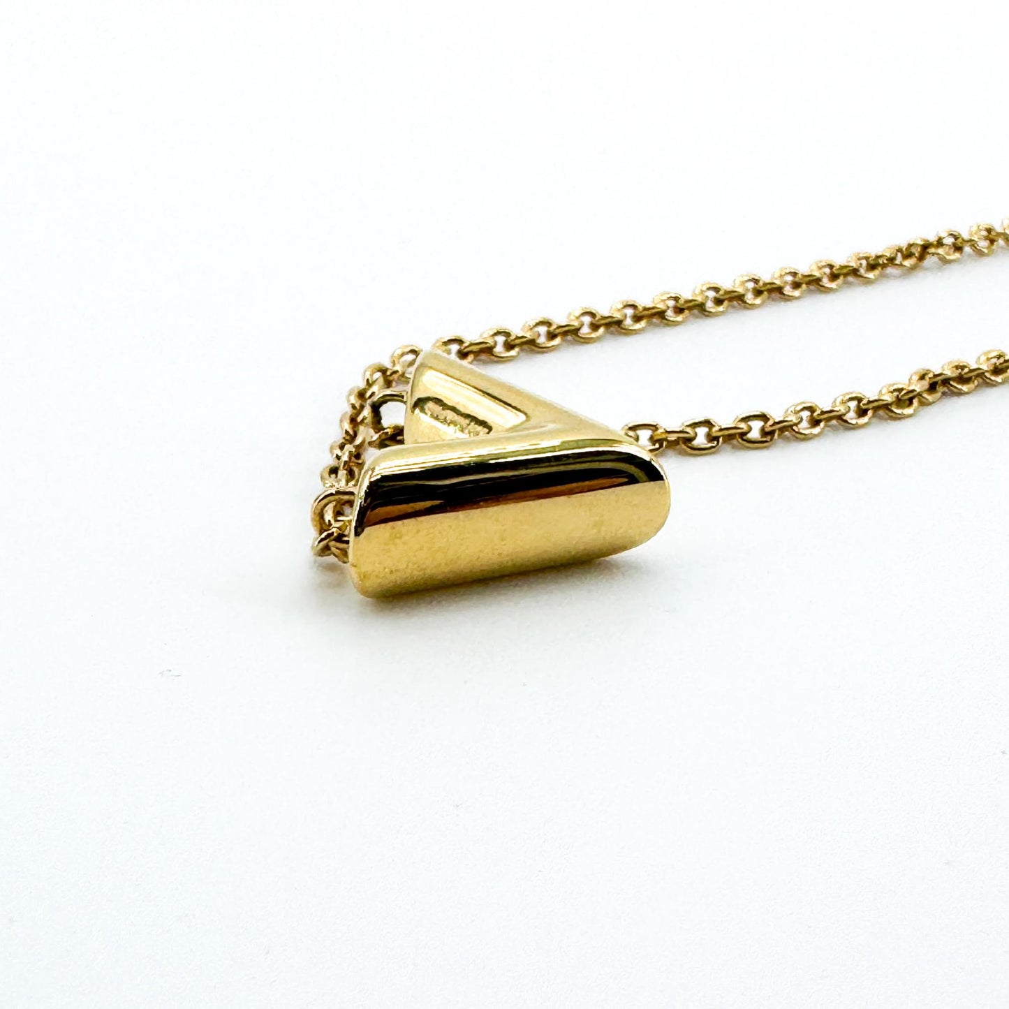 Louis Vuitton Essential V Necklace Gold