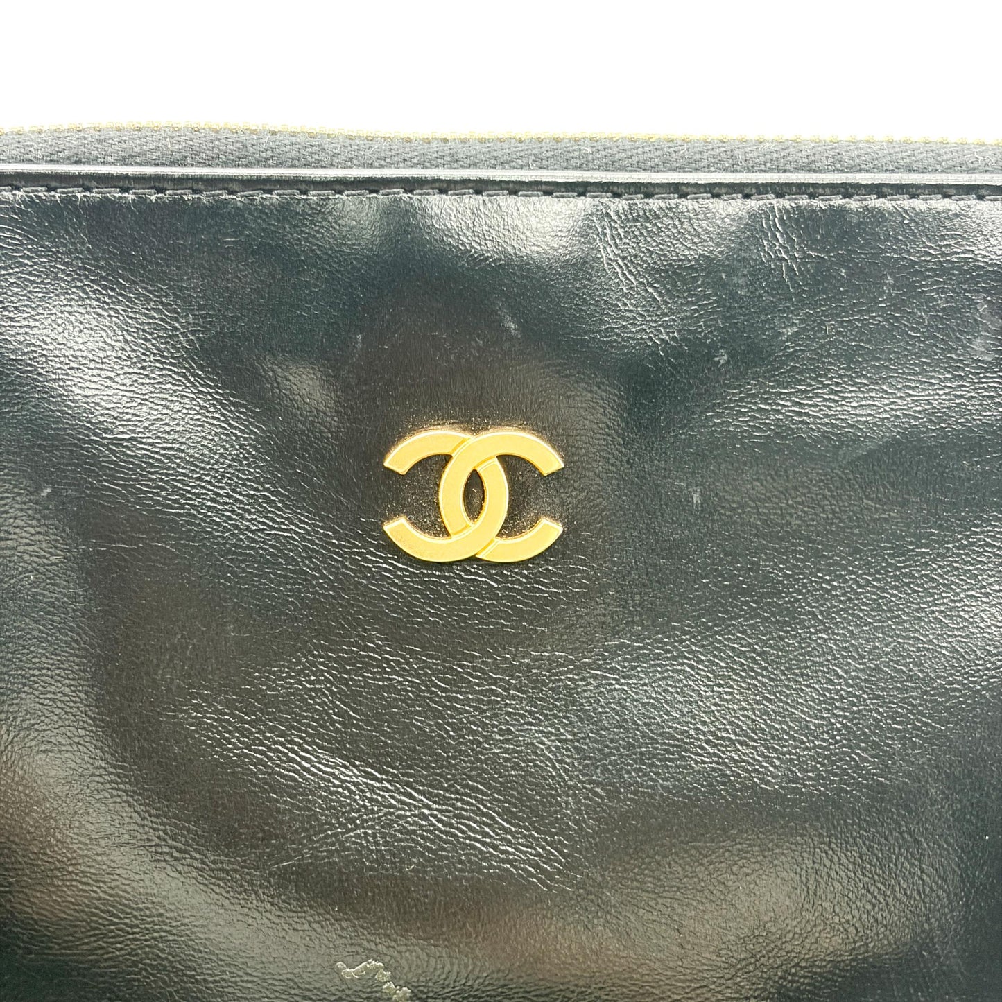 Chanel 22 Handbag Shiny Calfskin Black Gold Hardware