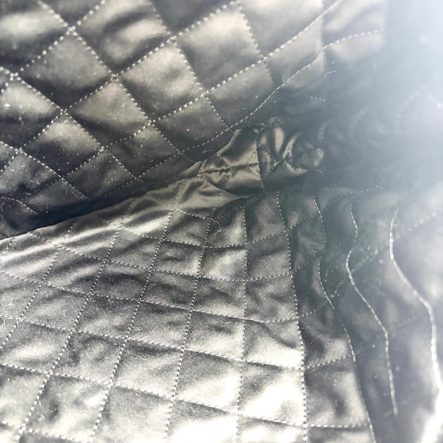 Chanel 22 Handbag Shiny Calfskin Black Gold Hardware