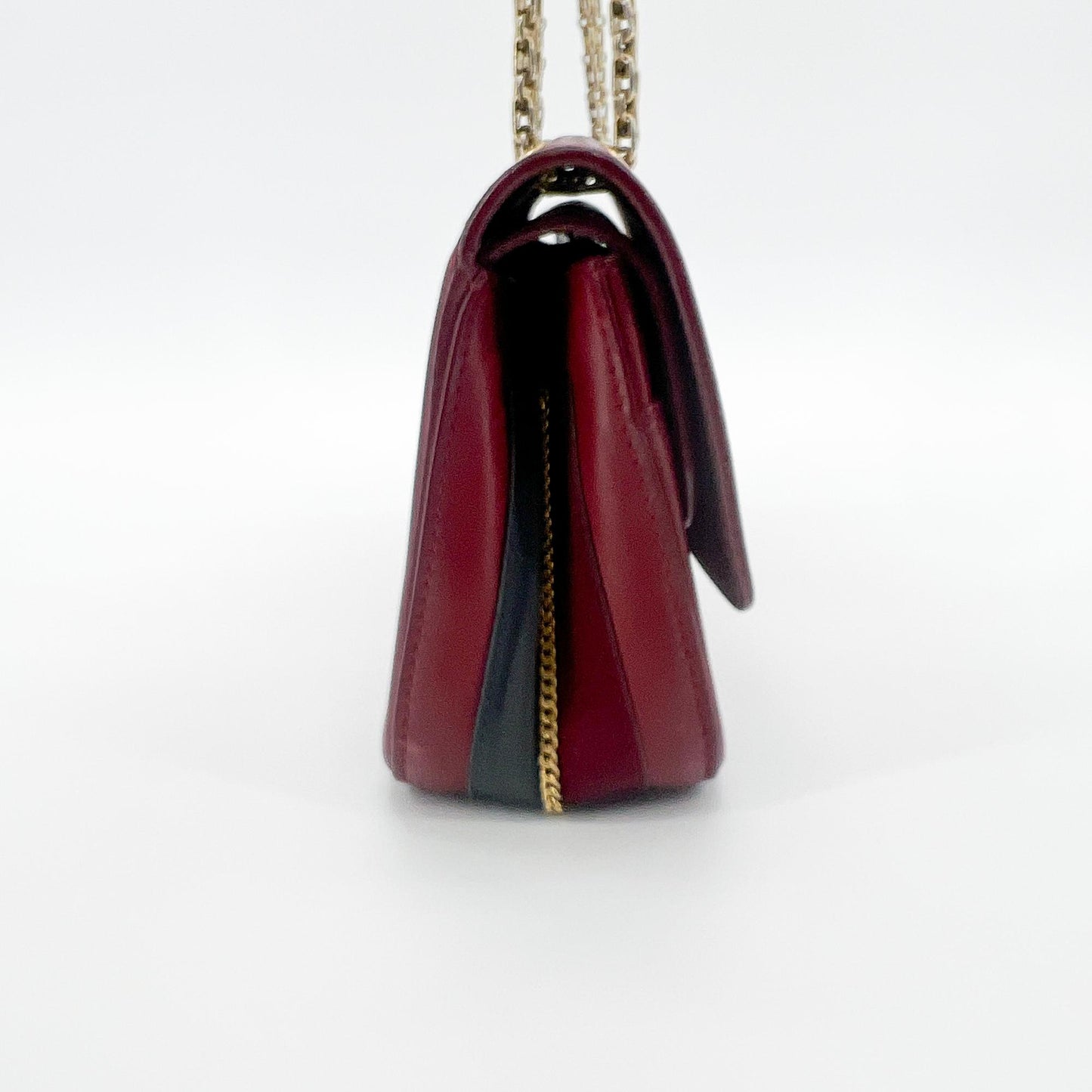 Chanel 2.55 Reissue Flap Bag 225 Burgundy Gold Hardware