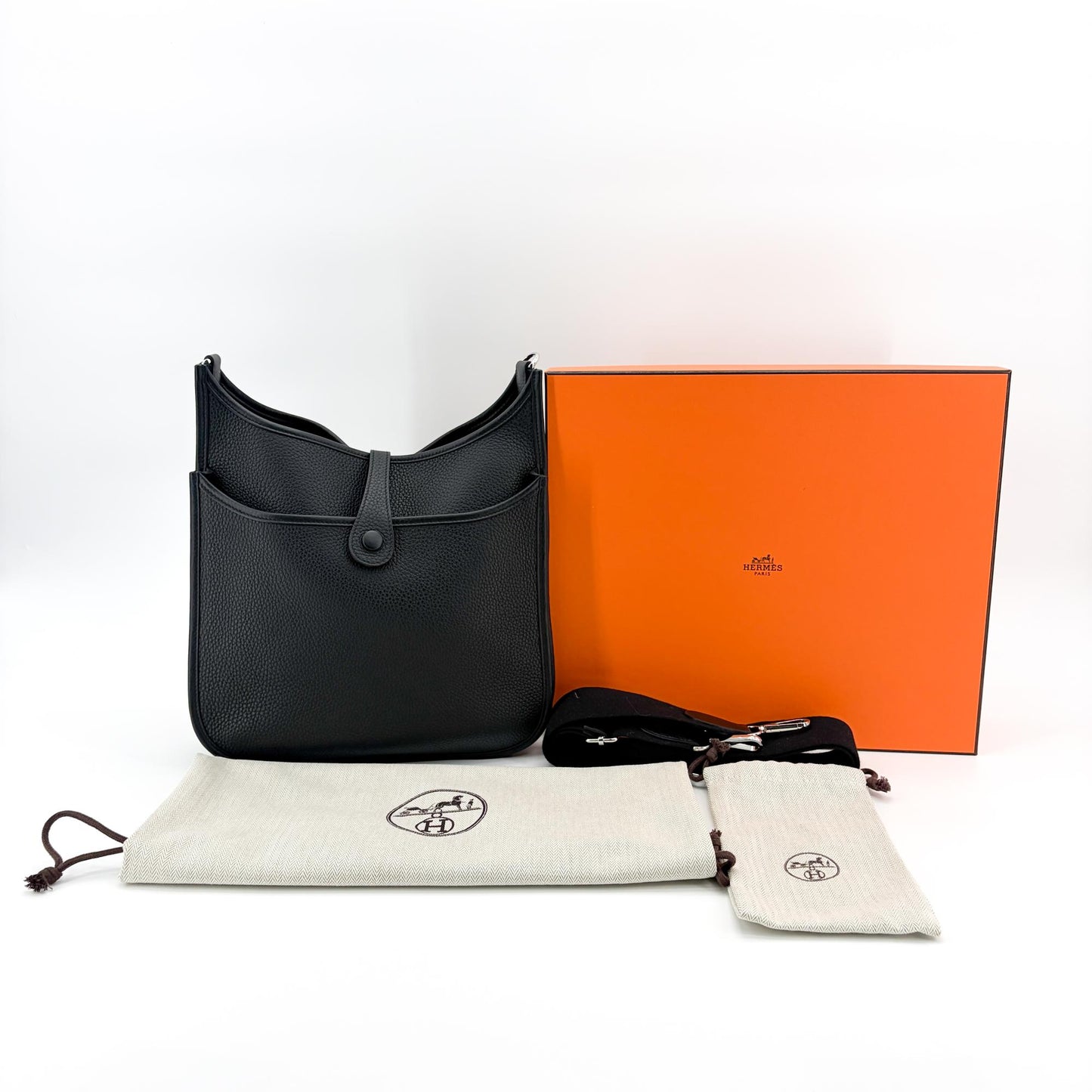 Hermès Evelyne 16 TPM So Black Clemence Black