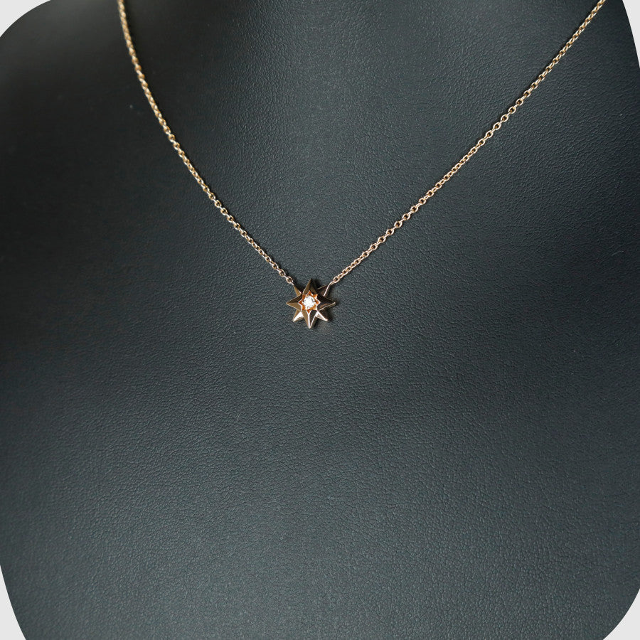 Étoile de Vent diamond necklace