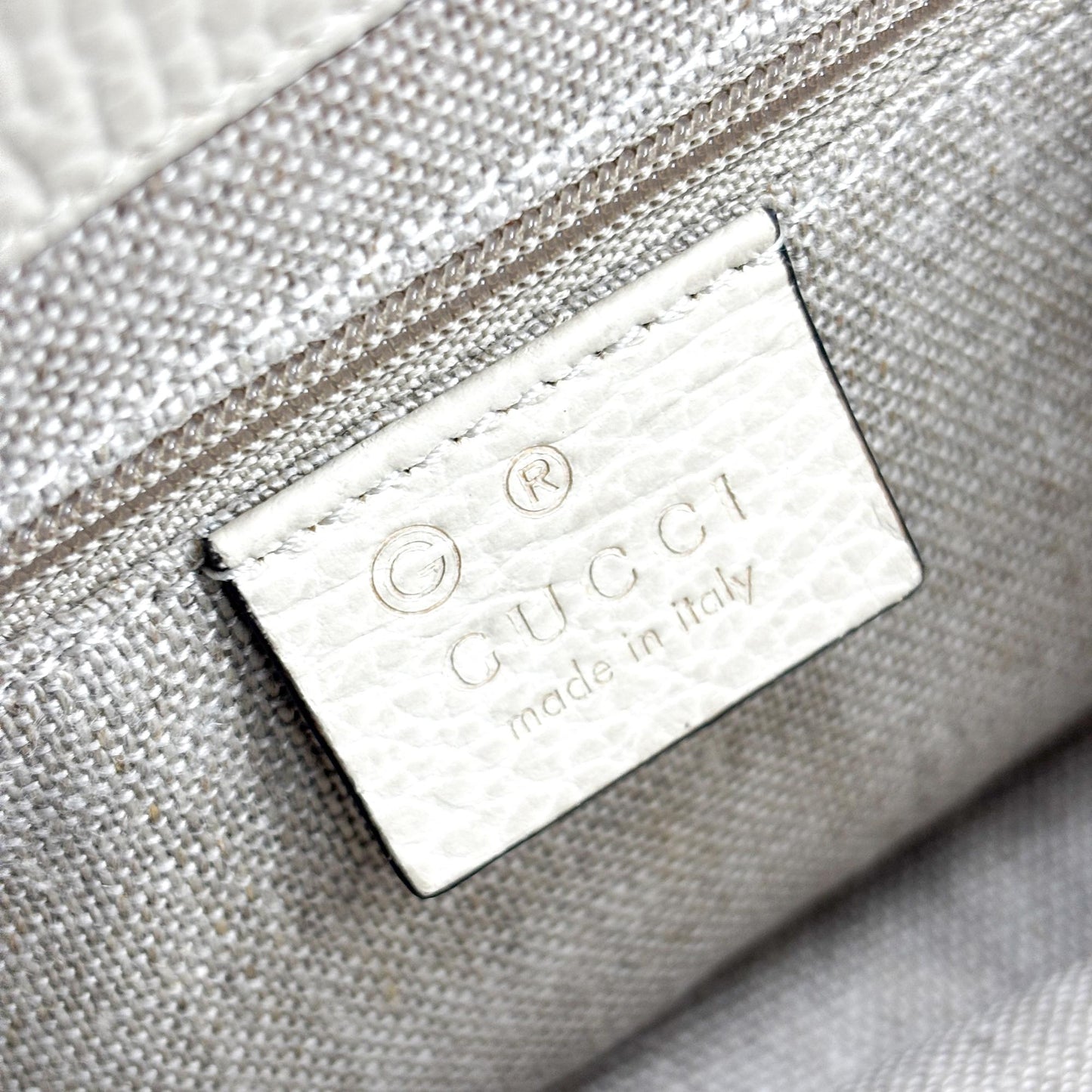 Gucci Interlocking G Chain Shoulder Bag Beige