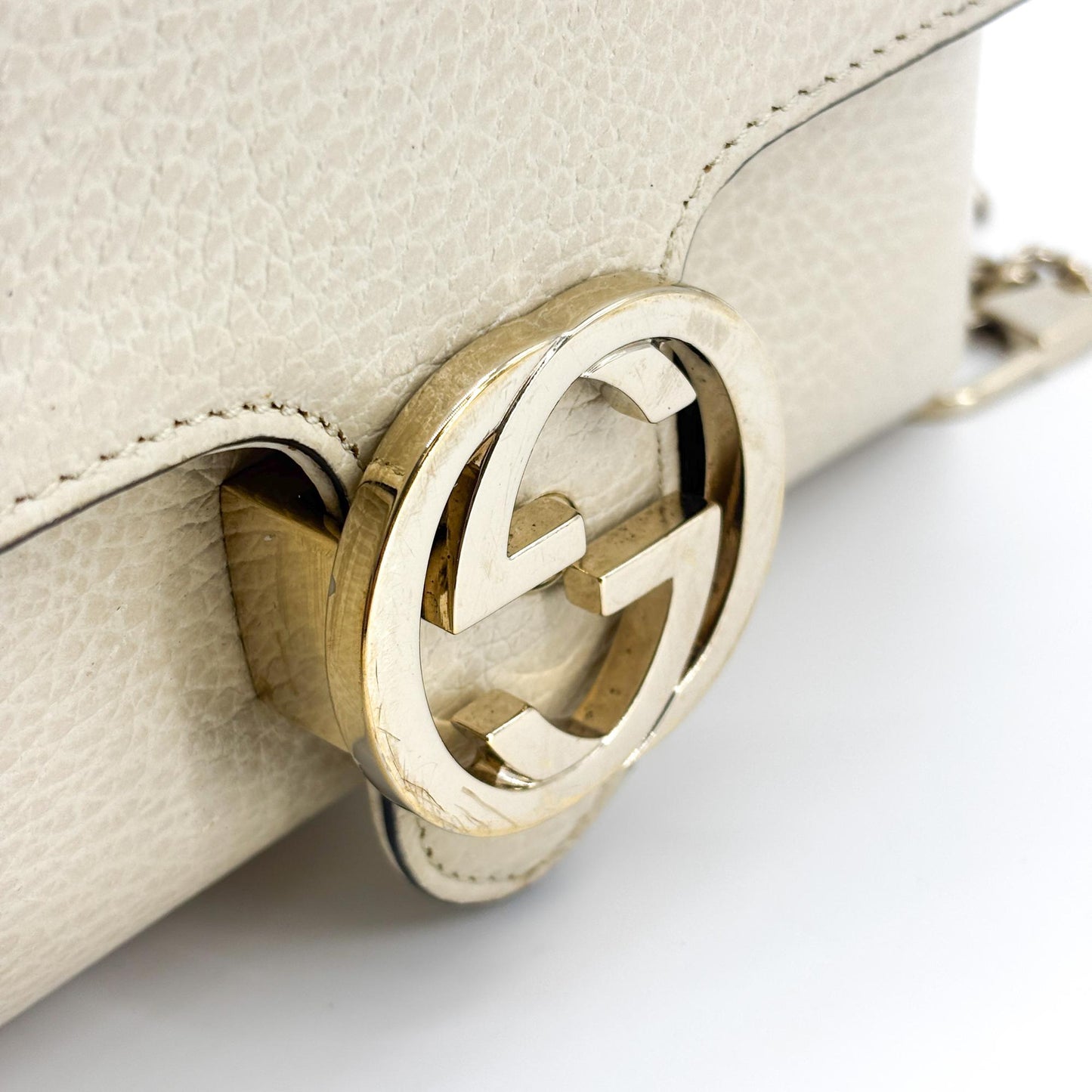 Gucci Interlocking G Chain Shoulder Bag Beige