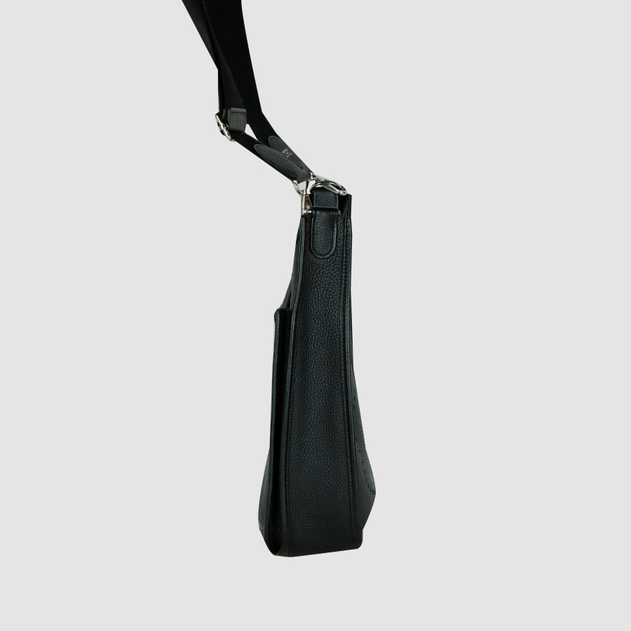 29 Evelyn Crossbody Bag (Black) C Engraving