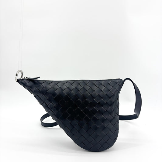 Bottega Veneta Intrecciato Vic Shoulder Bag Black