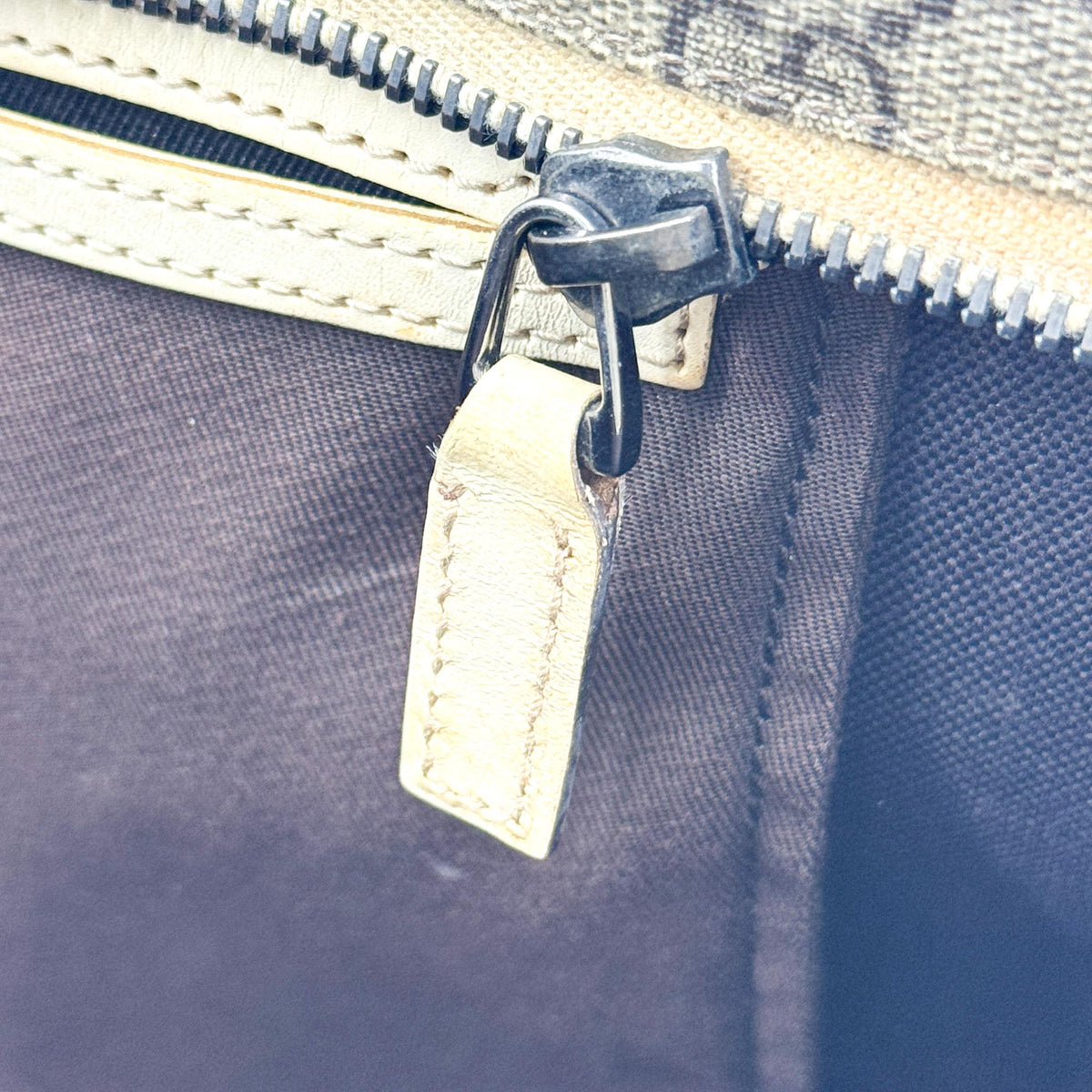 Gucci GG Supreme Canvas Tote Bag Ecru