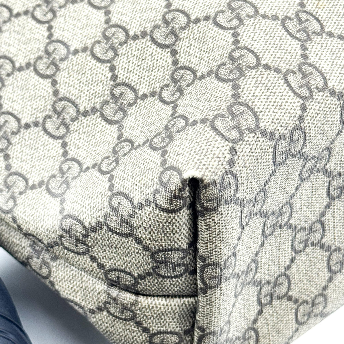 Gucci GG Supreme Canvas Tote Bag Ecru