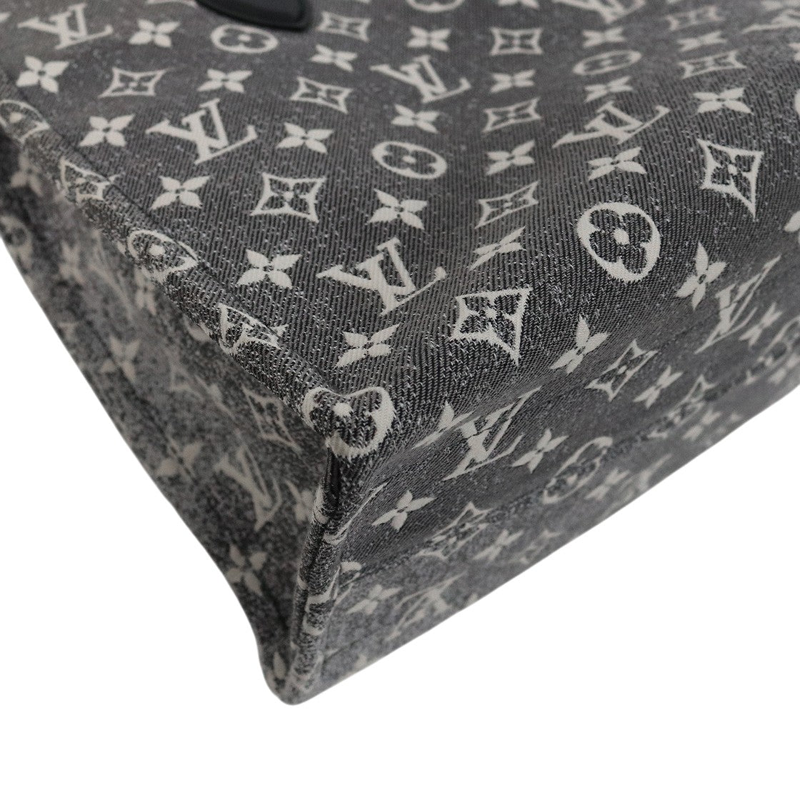 Louis Vuitton Denim On the Go Shoulder Bag MM