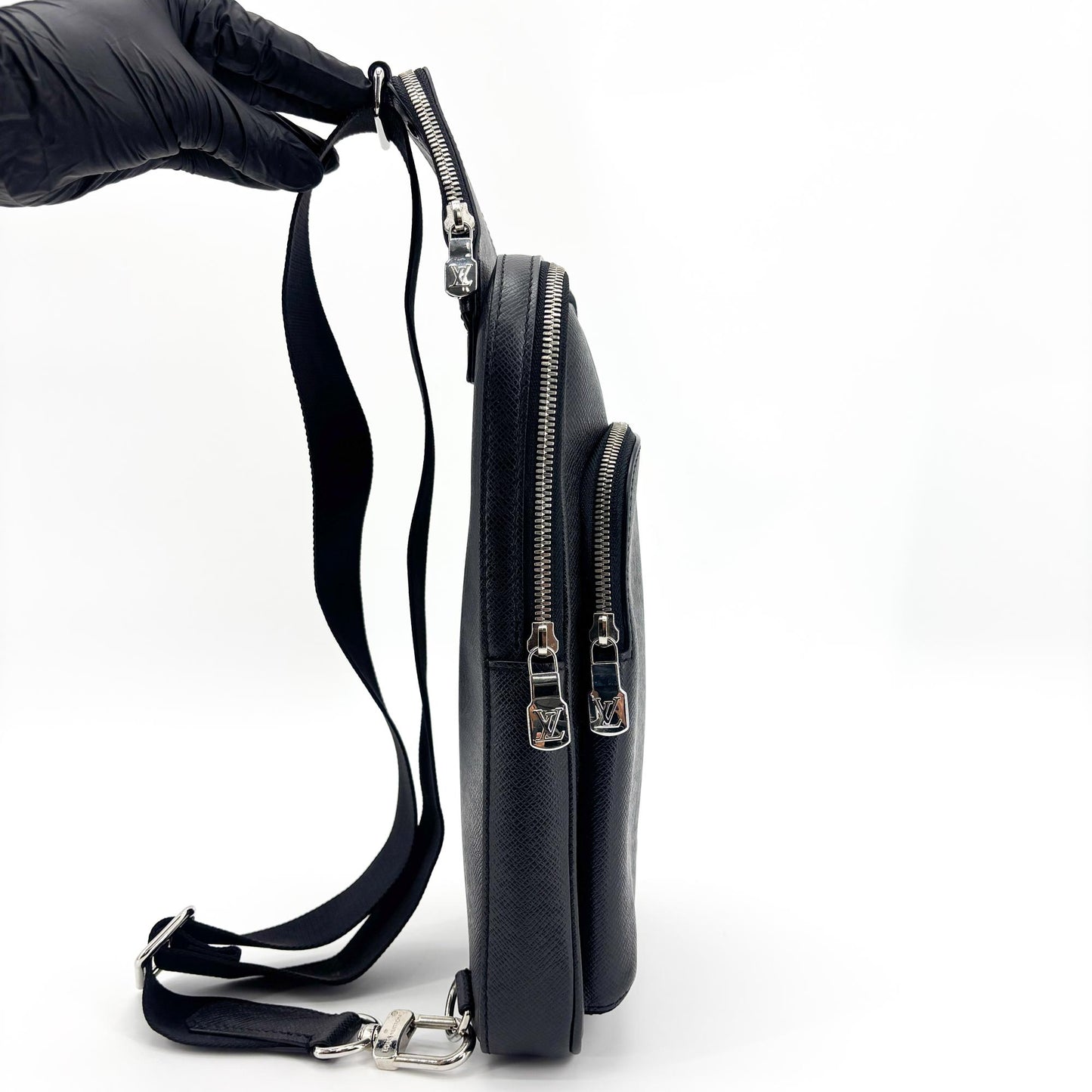 Louis Vuitton Taiga Avenue Slingback Black