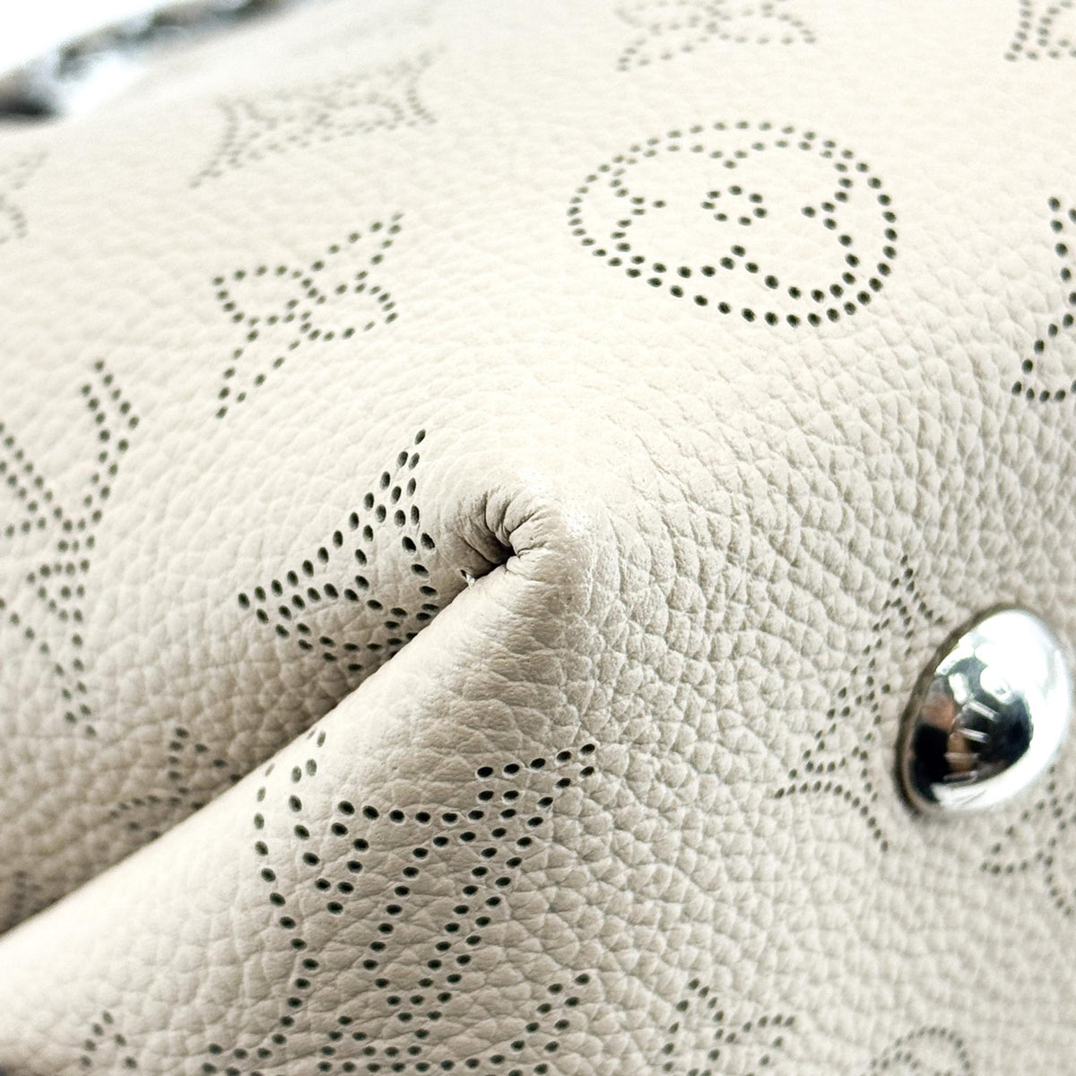 Louis Vuitton Mahina Bella Galette