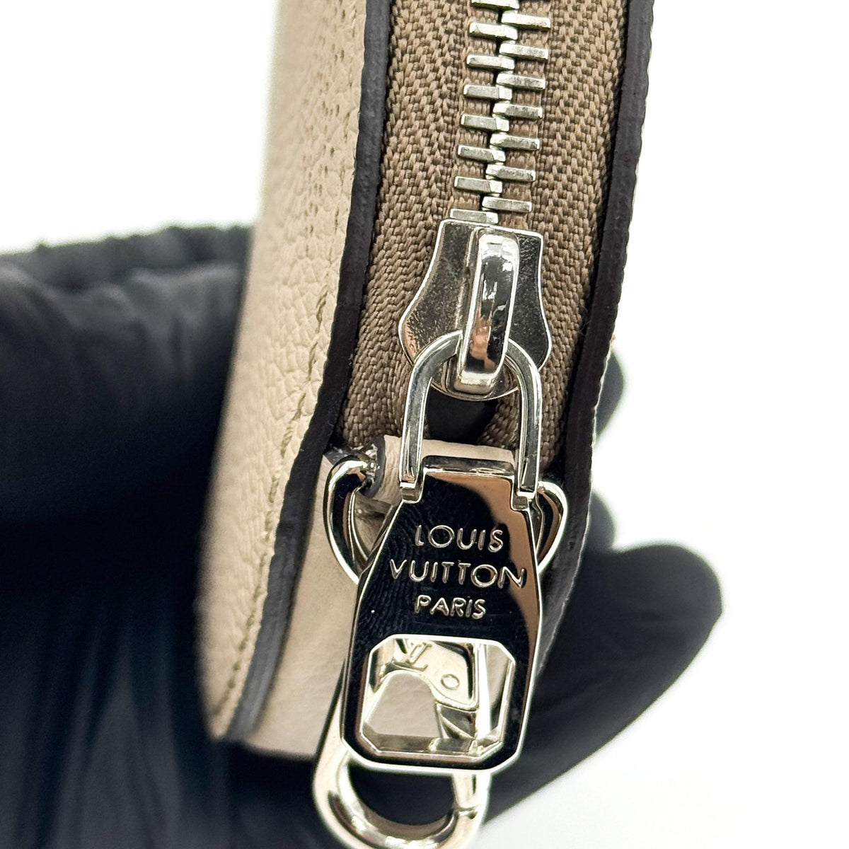 Louis Vuitton Mahina Bella Galette