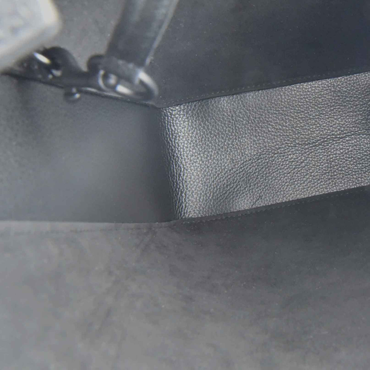 Small Tool 2.0 North South Chain Tote Bag Shoulder Bag 677463