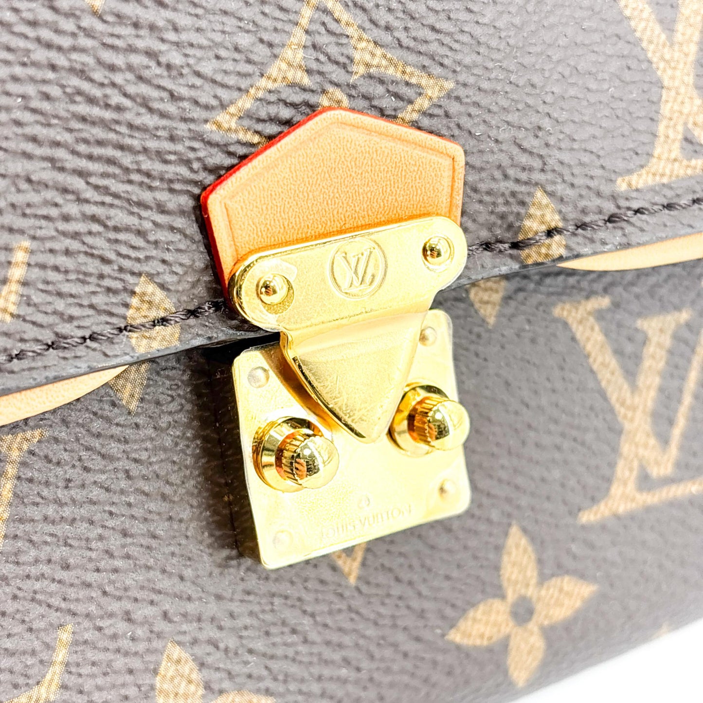 Louis Vuitton Monogram Beverly Clutch