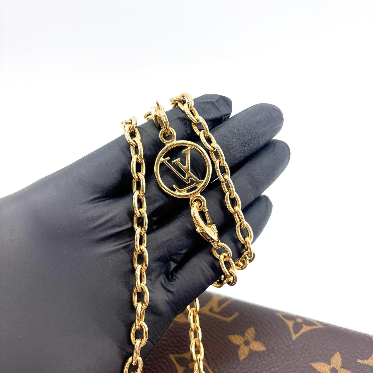 Louis Vuitton Monogram Beverly Clutch
