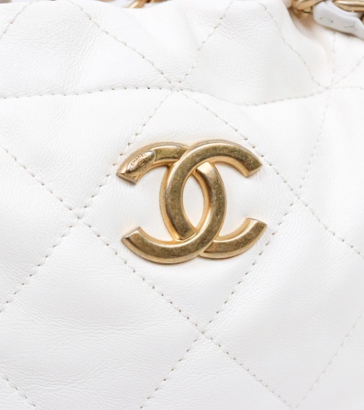 Chanel White Quilted CC Gold-Plated Chain Shoulder Bag with Built-in Chip
