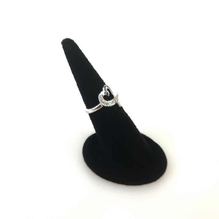 8 & Co Loving Heart White Gold Diamond Ring