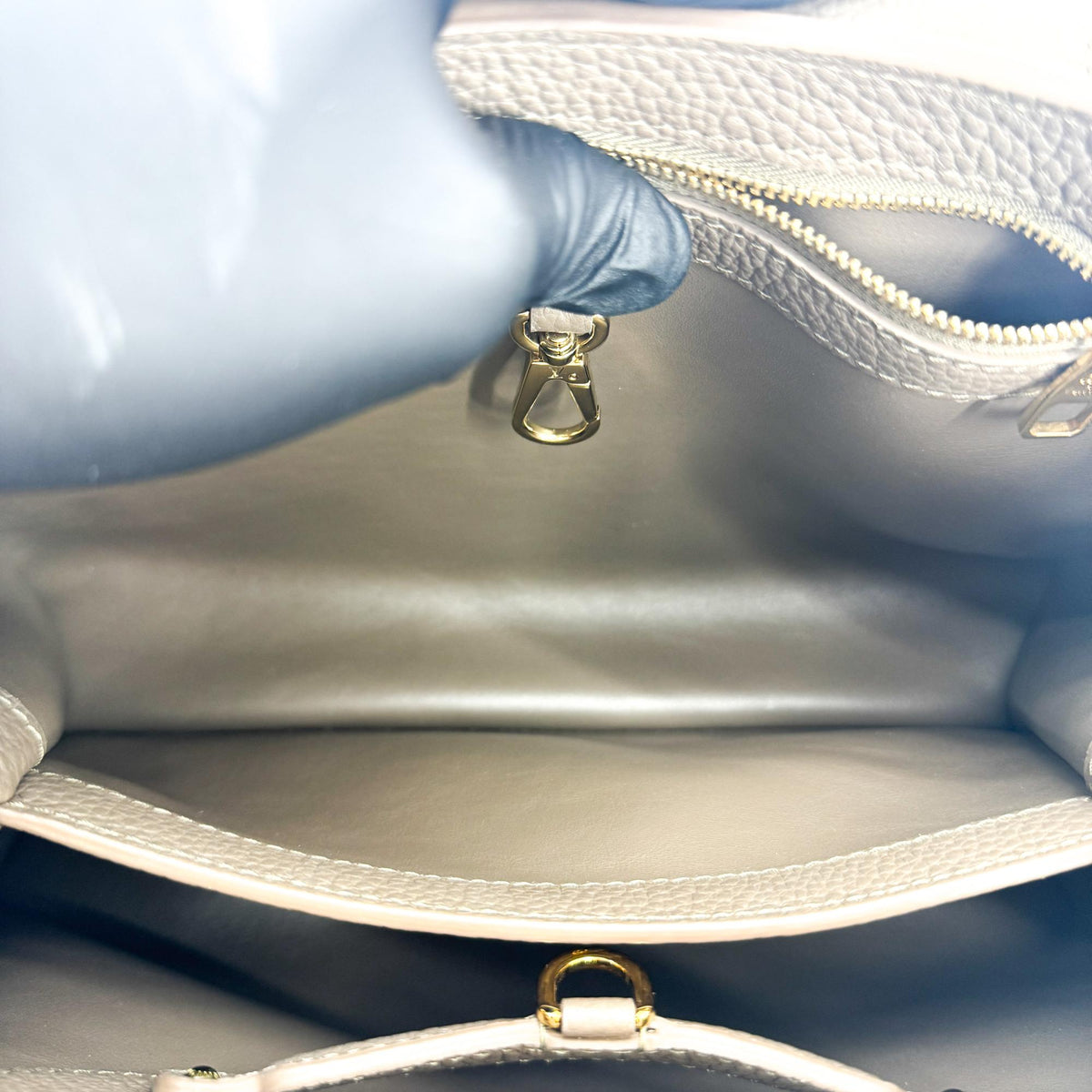 Louis Vuitton Capucines MM