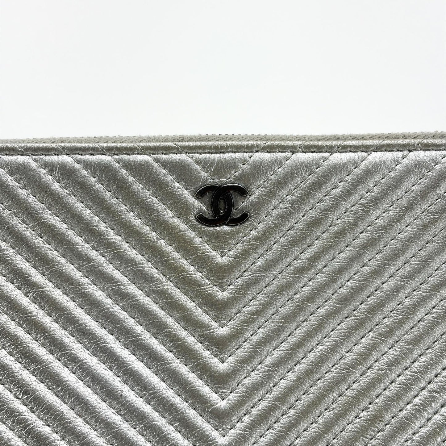 Chanel Chevron Metallic Large O-Case Silver