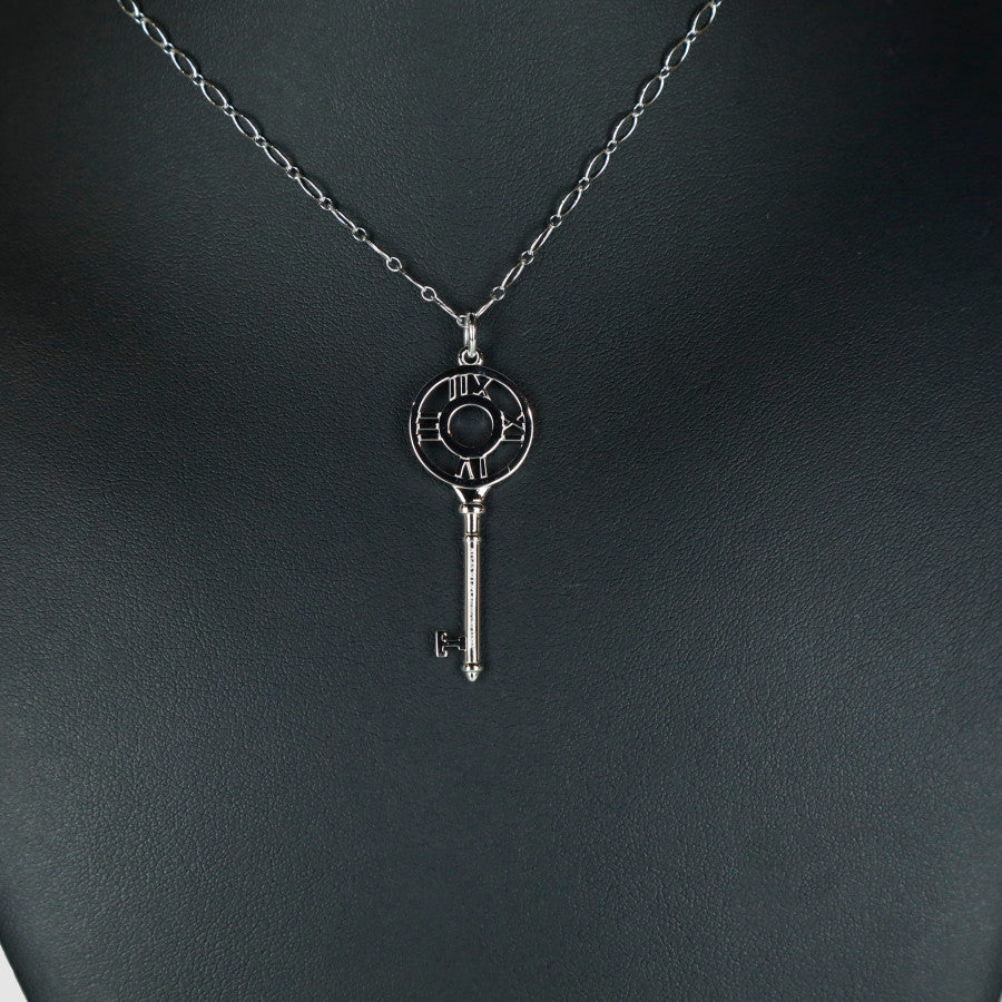 Ann Co. Atlas Diamond Key Pendant White Gold Necklace