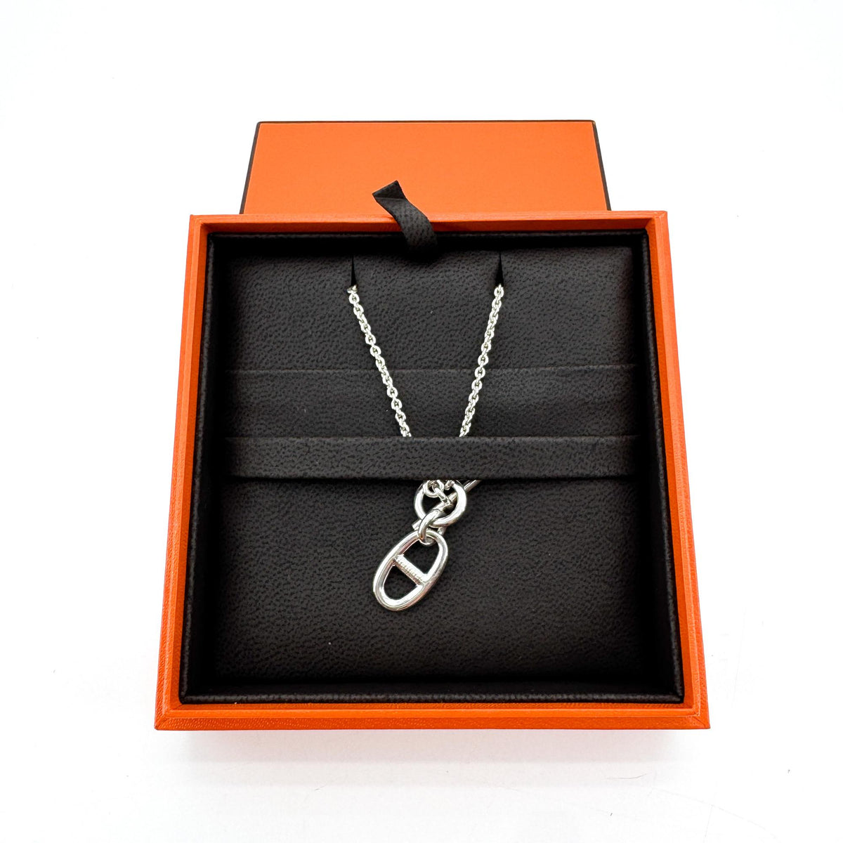 Hermès Chandal Pendant Necklace Silver