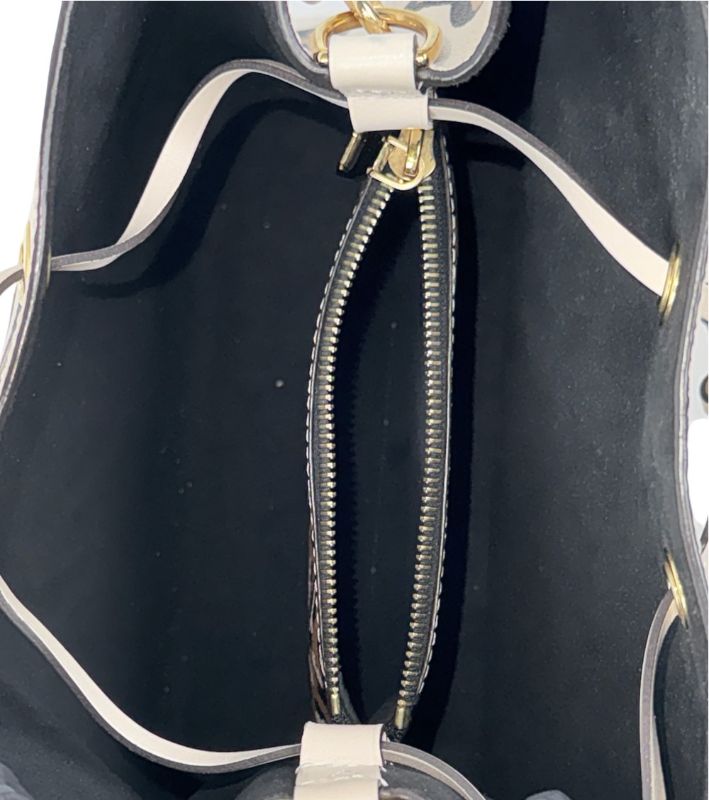 Louis Vuitton Beige Wild at Heart Neonoé