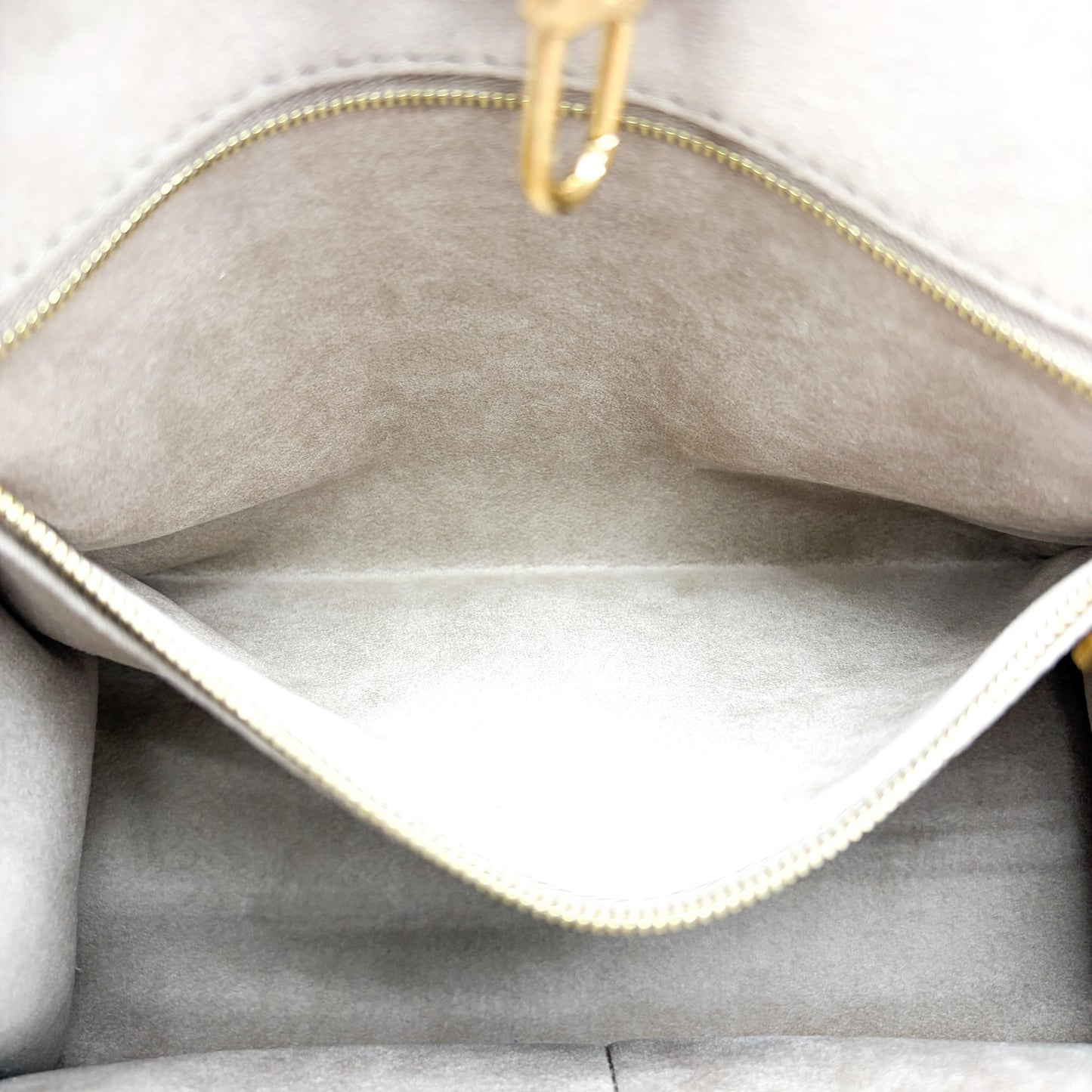 Louis Vuitton On the Go PM Monogram Empreinte Tourtrell Crème