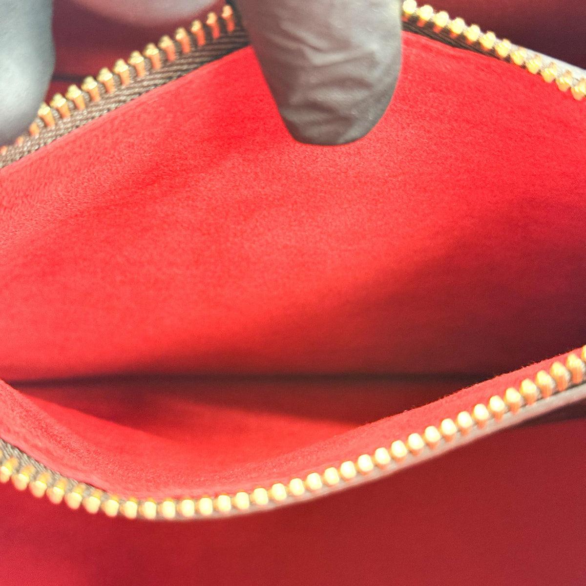 Louis Vuitton Neo Noé MM Monogram Coquericot