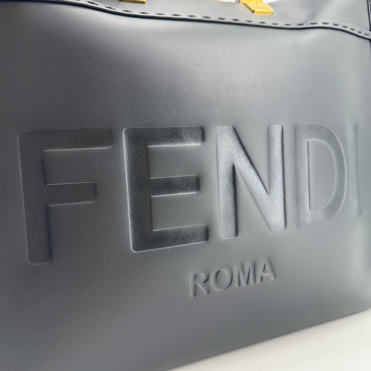 Fendi Sunshine Medium Shopper Bag Black