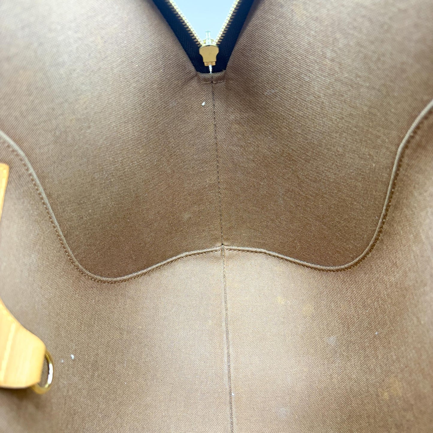 Louis Vuitton Monogram Ellipse MM
