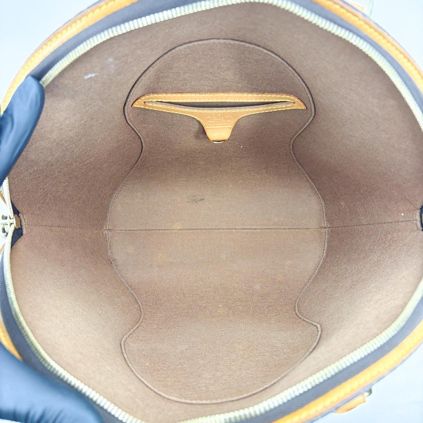 Louis Vuitton Monogram Ellipse MM