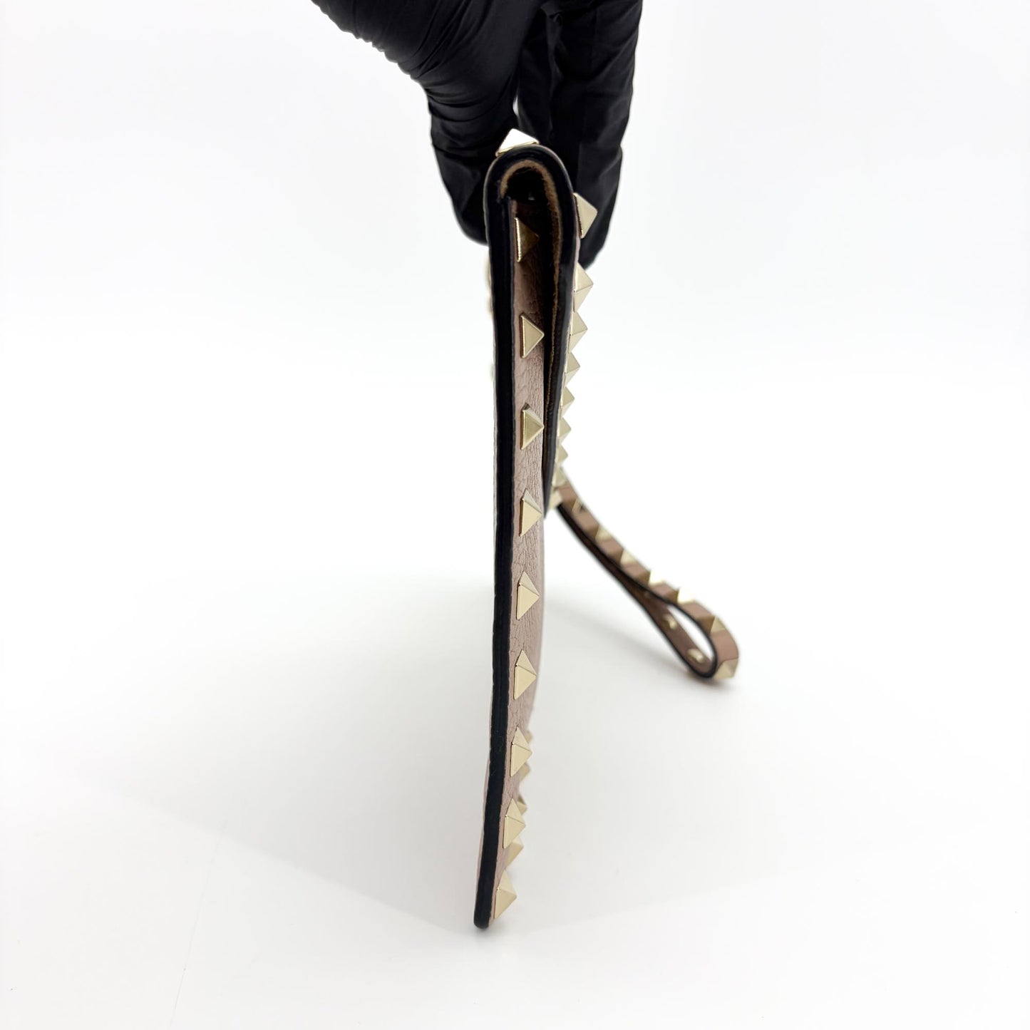 Valentino Garavani Rockstud Grain Calfskin Pouch Poudre