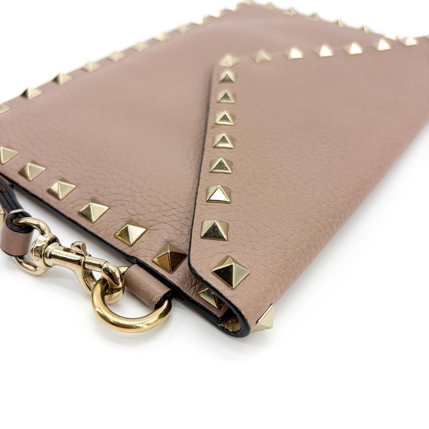 Valentino Garavani Rockstud Grain Calfskin Pouch Poudre