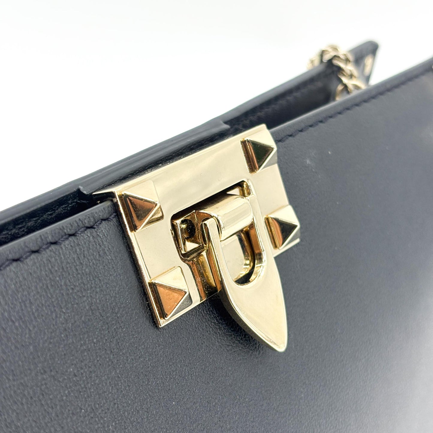 Valentino Garavani Rockstud Chain Shoulder Bag Black Gold Hardware
