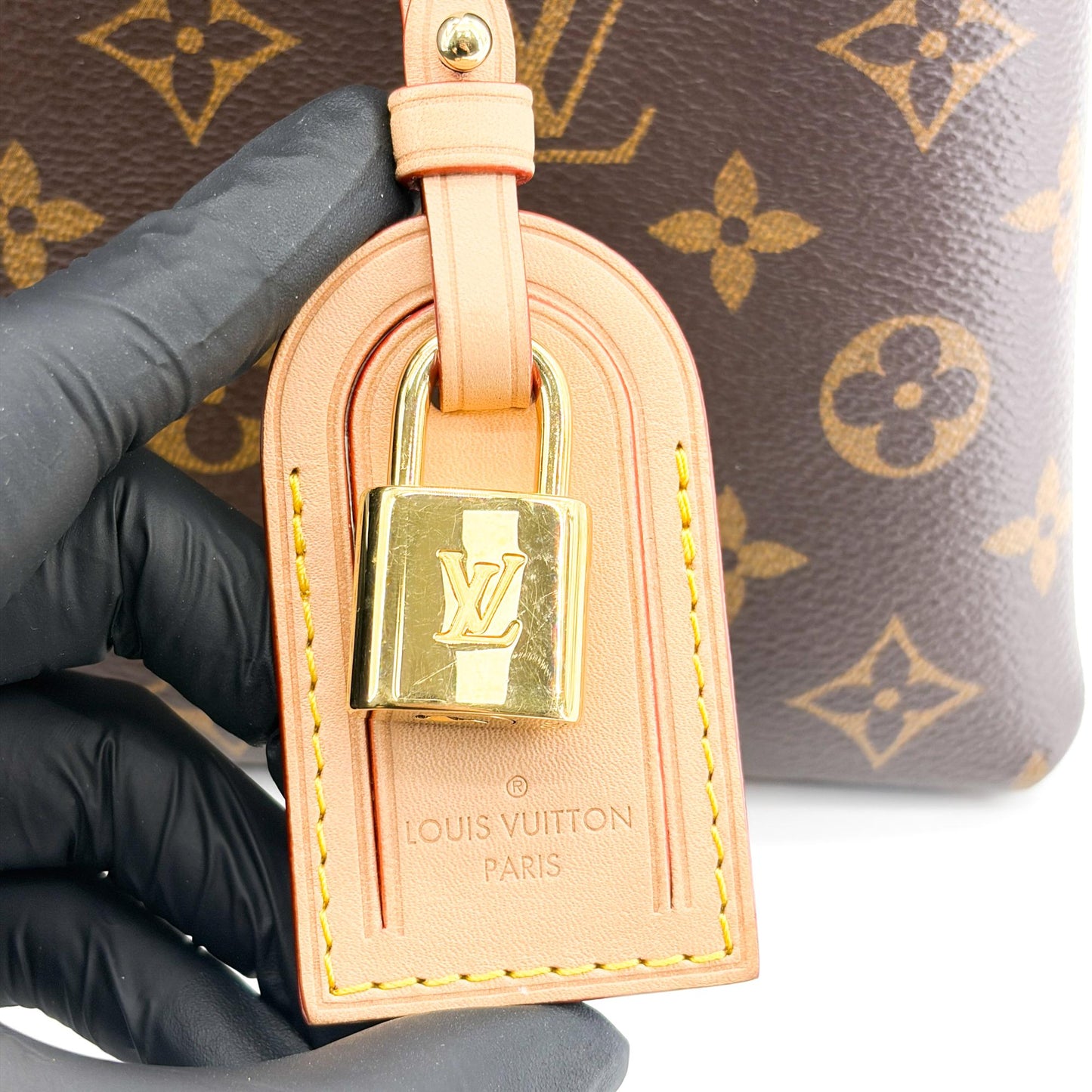 Louis Vuitton Montaigne MM Monogram