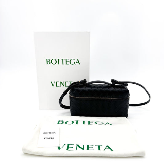 Bottega Veneta Intrecciato Small Vanity Case Bag Black
