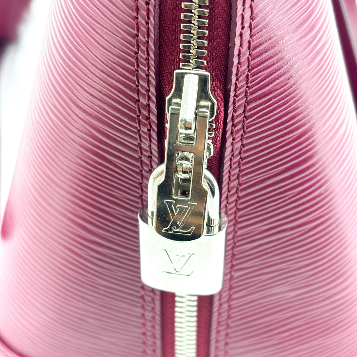 Louis Vuitton Epi Alma PM Fuchsia