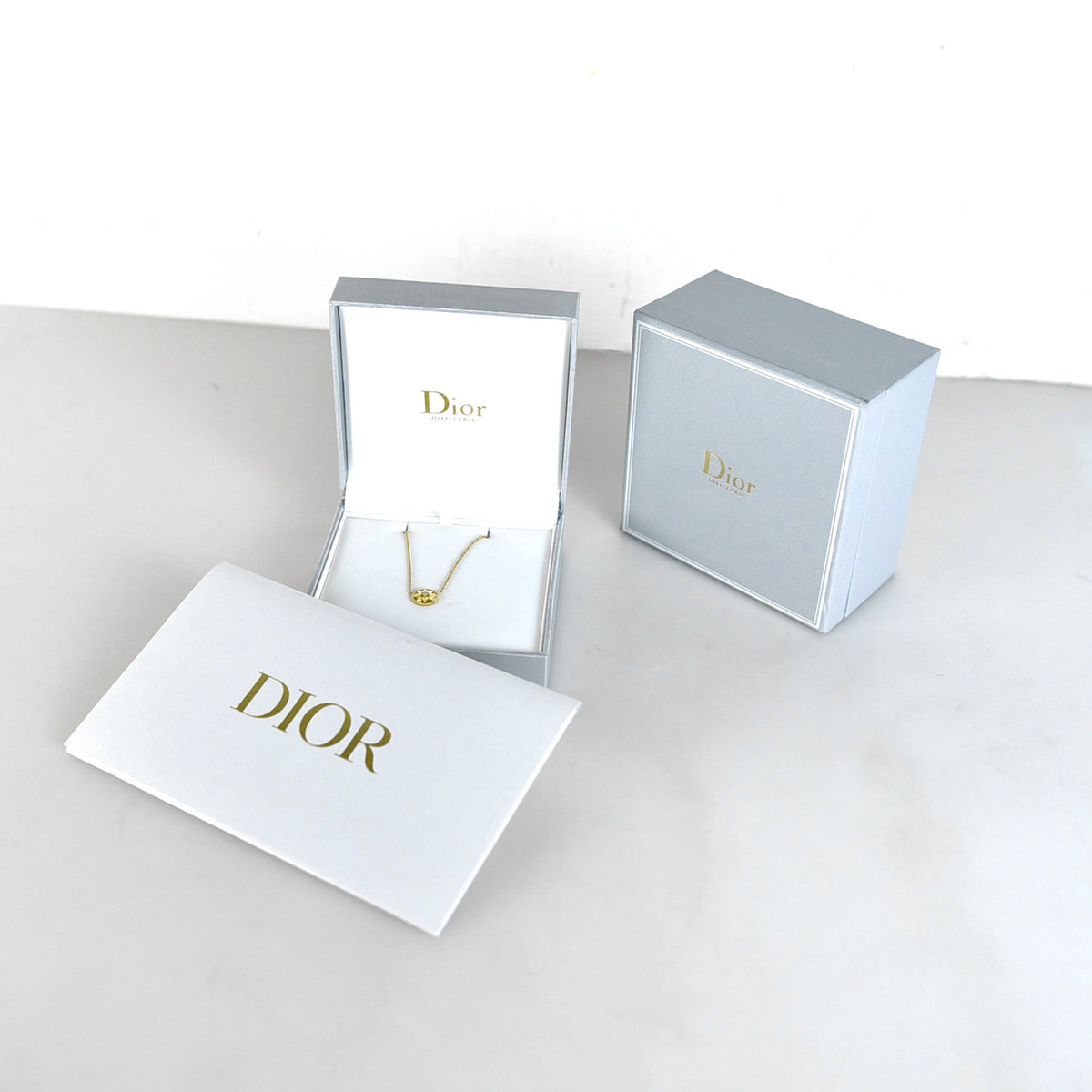 Rose de Vent Mother-of-Pearl Diamond Necklace