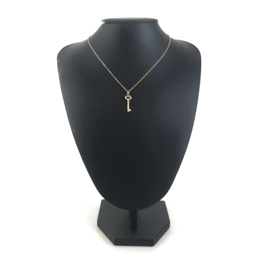 Ann Co. Oval Key Pendant Diamond Necklace