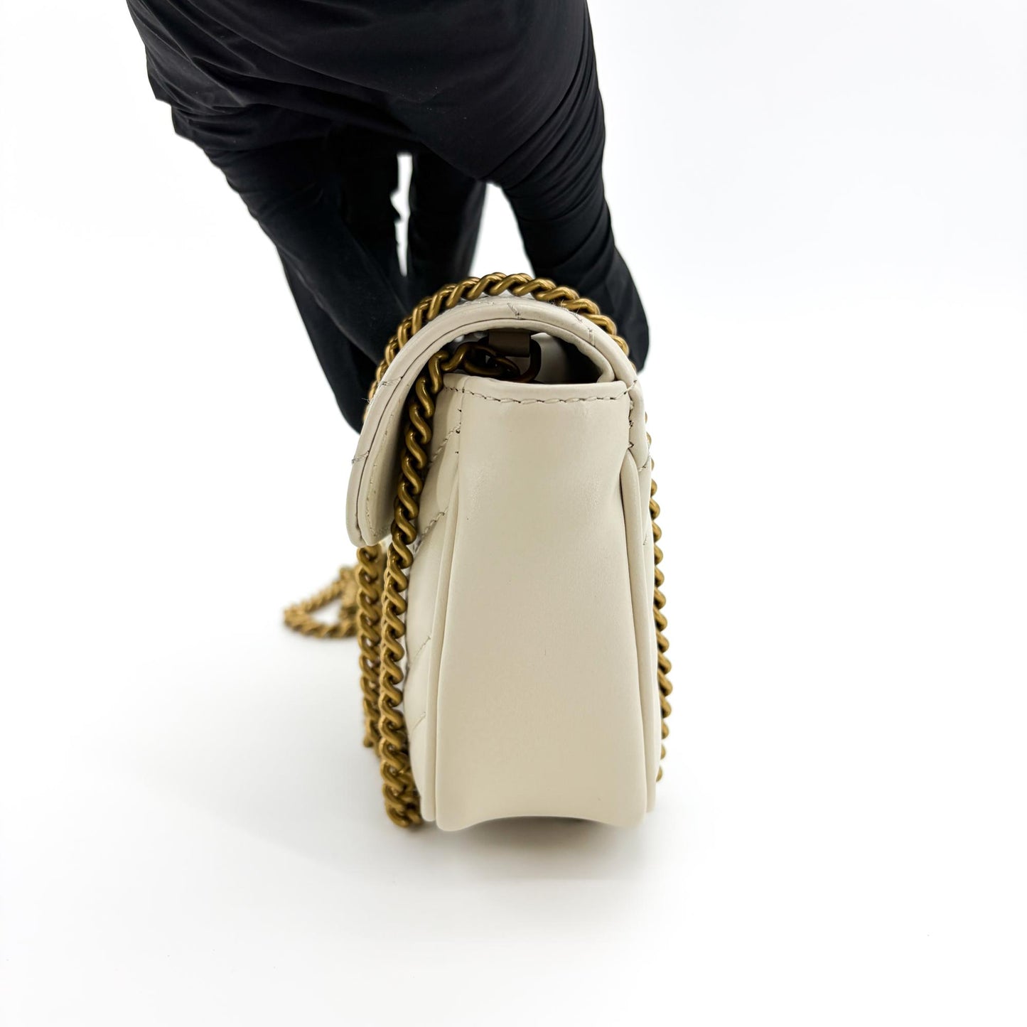 Gucci GG Marmont Matelassé Super Mini Bag White