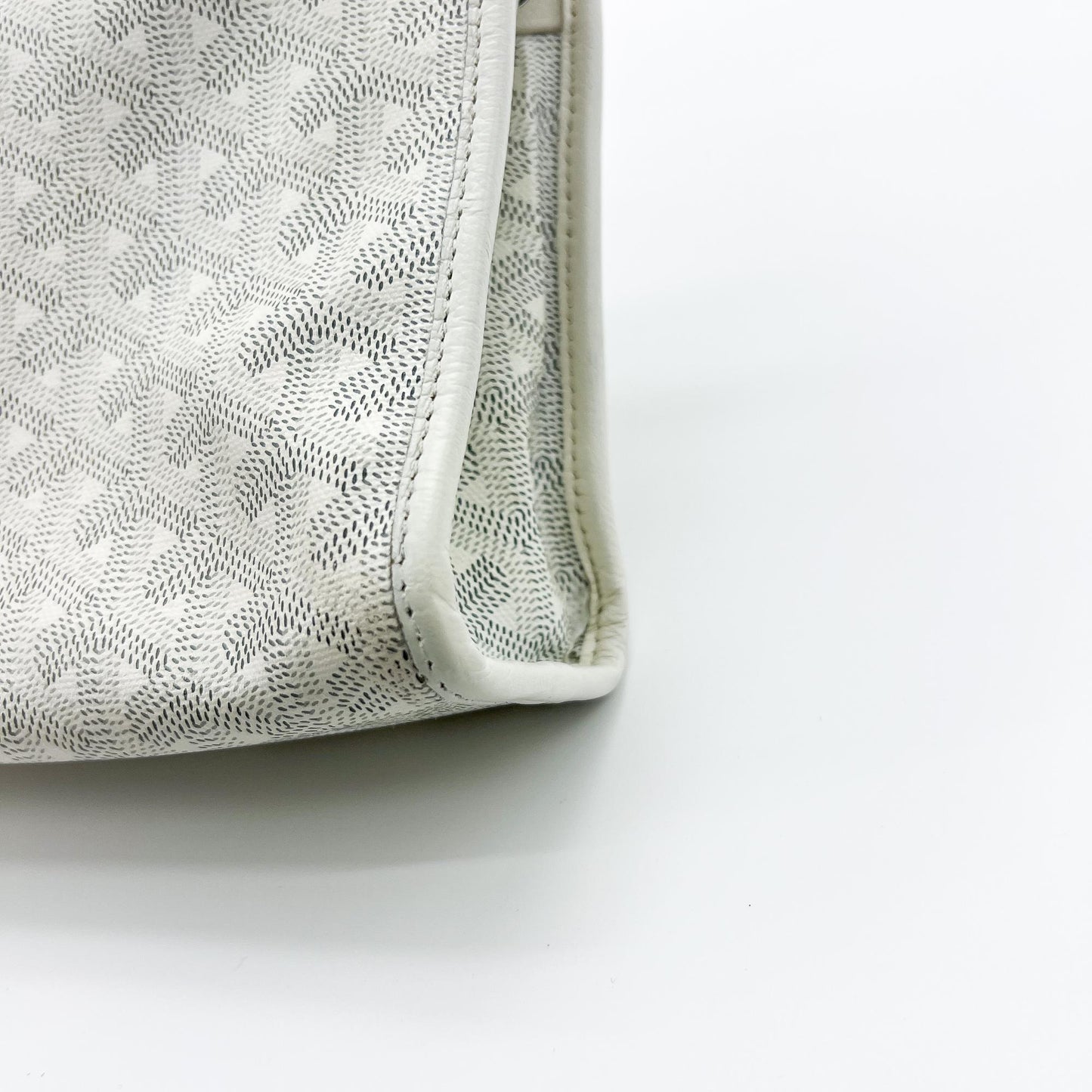 Goyas Juvance Toilet Clutch GM