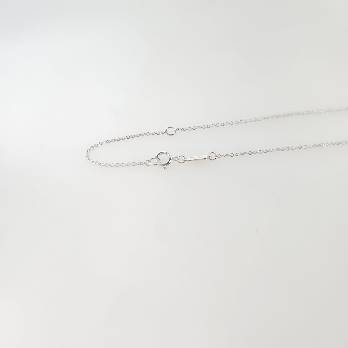 An Co. バゲットダイヤモンド サークルペンダント ホワイトゴールドネックレス