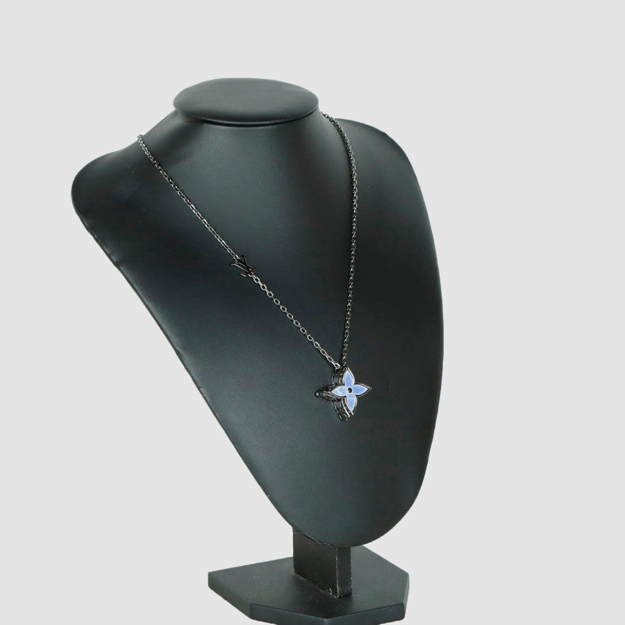 Flower Locket Necklace M01047